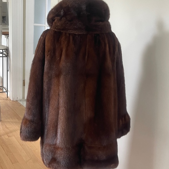 SOLD:Spectacular designer Mink coat with detailing on cuffs and shoulder. Size L - Picture 6 of 15